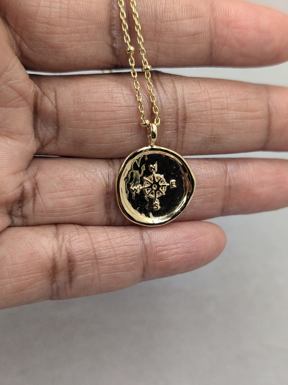 Gorjana Compass Coin Necklace 18K Gold Plated Celestial | M154 - Picture 5 of 9